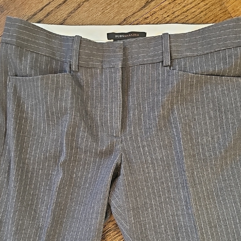 BCBGMaxAzria Women's Low-Rise Flare Charcoal Pinstripe Pants - Picture 6 of 9